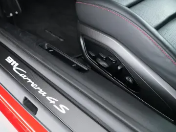 PORSCHE 992 CARRERA 4S CHRONO PANO LIFT MATRIX LED PDCC