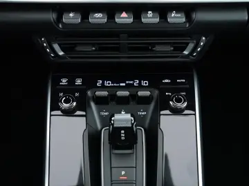 PORSCHE 992 CARRERA 4S CHRONO PANO LIFT MATRIX LED PDCC