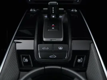 PORSCHE 992 CARRERA 4S CHRONO PANO LIFT MATRIX LED PDCC