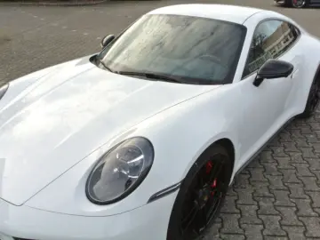 PORSCHE 992 gts 4 weiss 7 gang bose 360 grad 18 wege