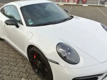 PORSCHE 992 gts 4 weiss 7 gang bose 360 grad 18 wege