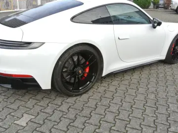 PORSCHE 992 gts 4 weiss 7 gang bose 360 grad 18 wege