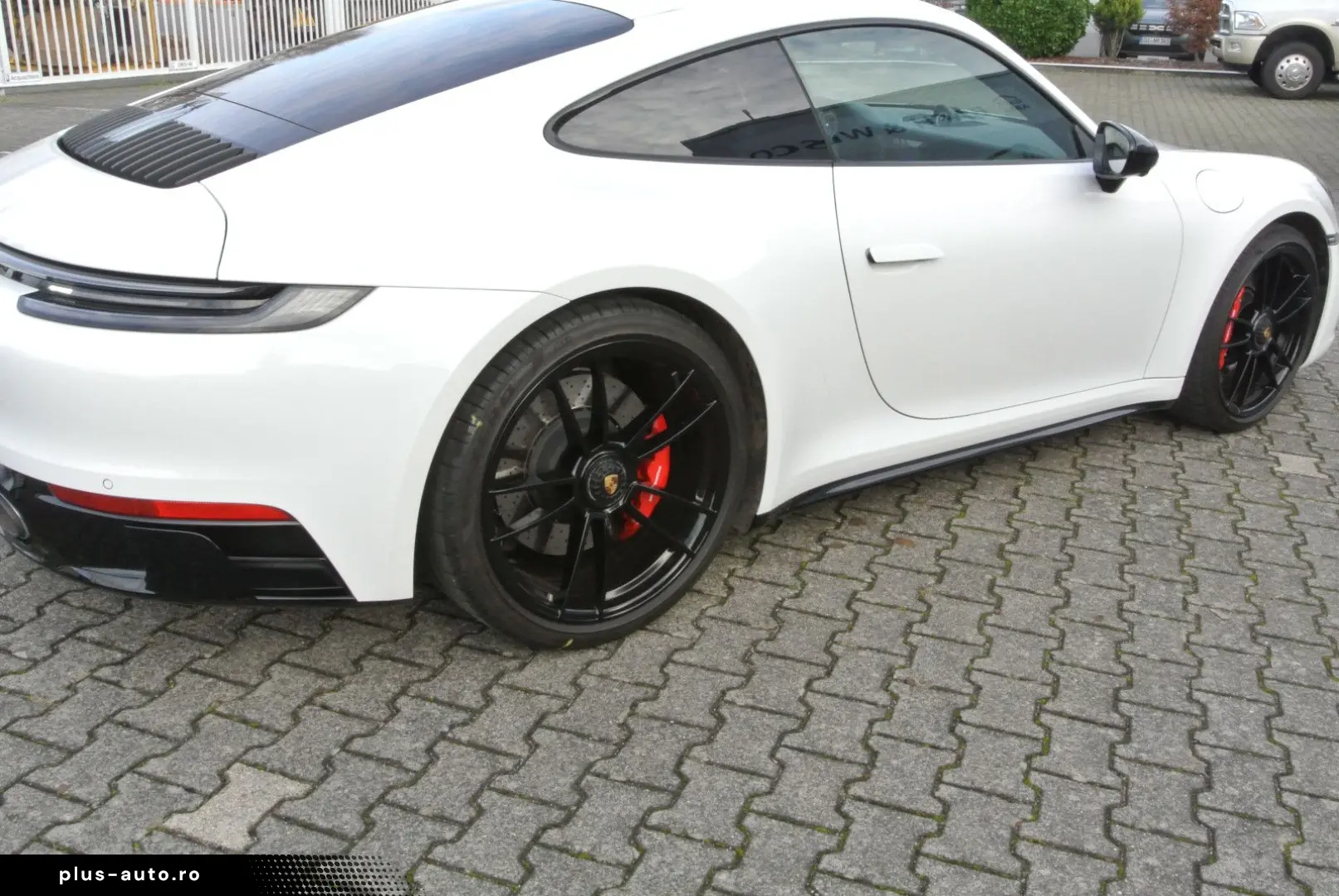 PORSCHE 992 gts 4 weiss 7 gang bose 360 grad 18 wege