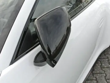 PORSCHE 992 gts 4 weiss 7 gang bose 360 grad 18 wege