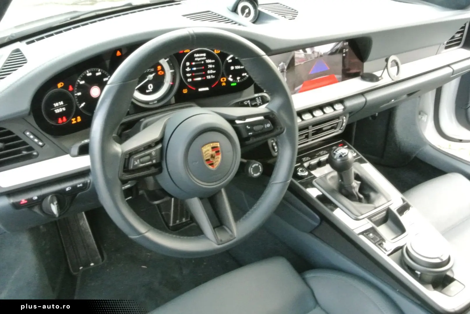 PORSCHE 992 gts 4 weiss 7 gang bose 360 grad 18 wege