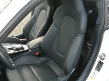 PORSCHE 992 gts 4 weiss 7 gang bose 360 grad 18 wege