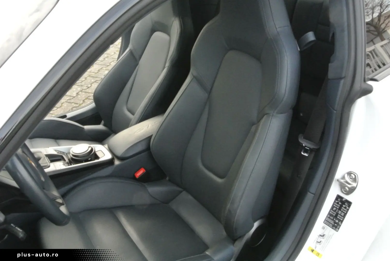 PORSCHE 992 gts 4 weiss 7 gang bose 360 grad 18 wege