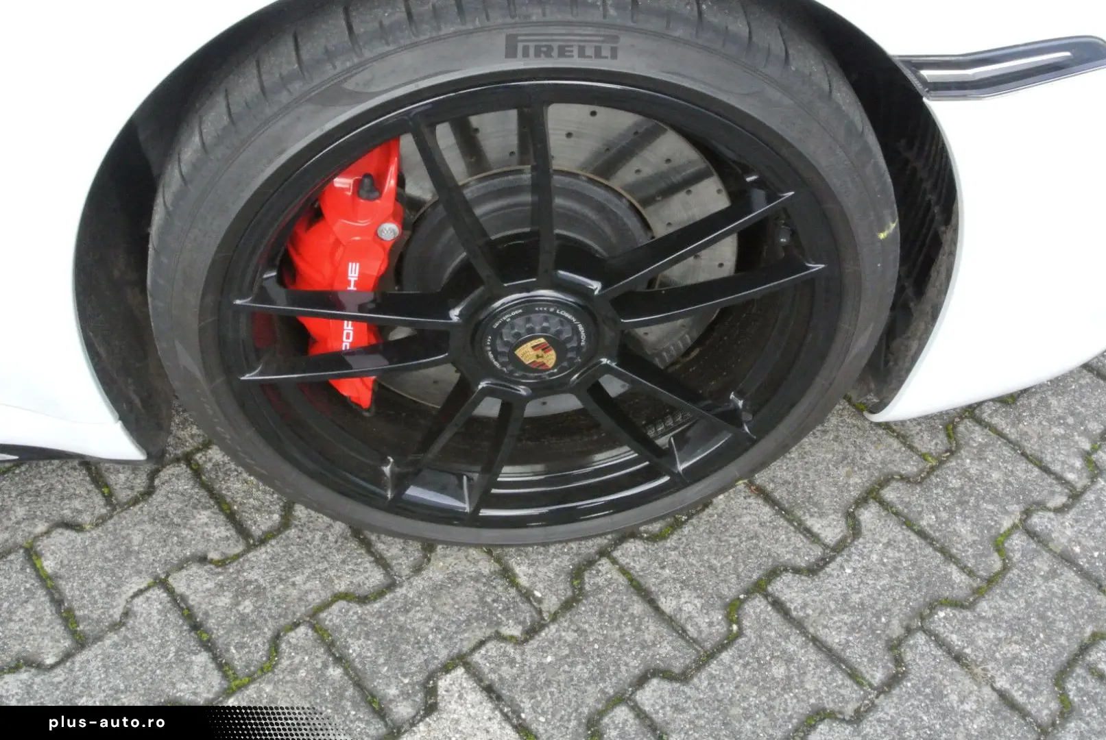 PORSCHE 992 gts 4 weiss 7 gang bose 360 grad 18 wege