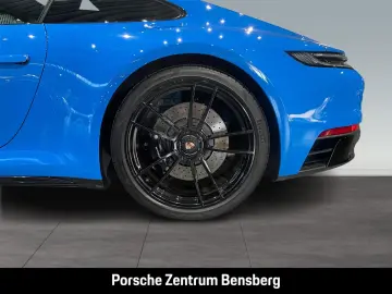 PORSCHE 911 Carrera 4 GTS