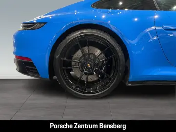 PORSCHE 911 Carrera 4 GTS
