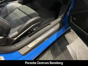 PORSCHE 911 Carrera 4 GTS