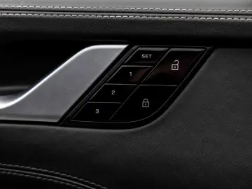 PORSCHE 911-992 CARRERA 4S CABRIO SPORTDESIGN BURMESTER