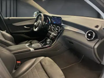 MERCEDES-BENZ GLC 300 de 4M AMG MBUX CarPlay Totwink&hellip;