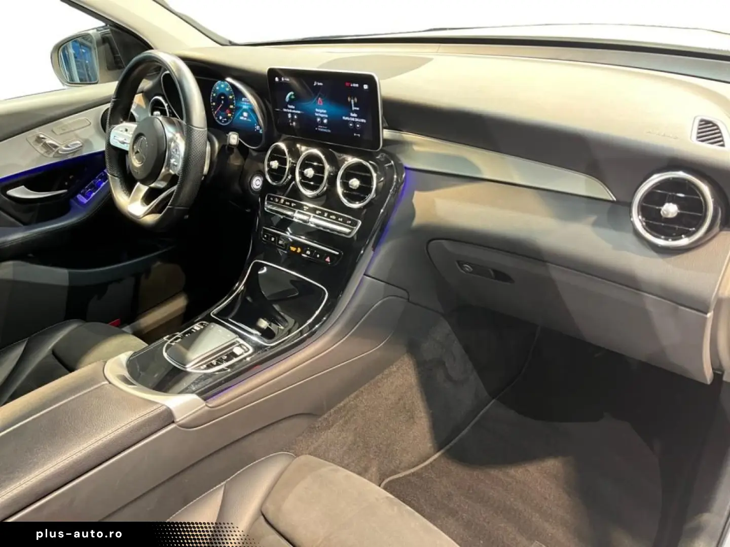 MERCEDES-BENZ GLC 300e 4M AMG AMG MBUX Night HUD Pano