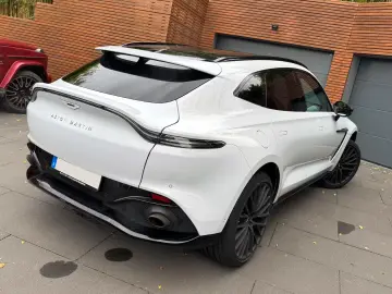 Aston Martin DBX