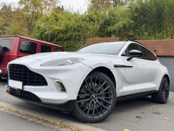 Aston Martin DBX