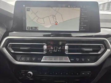 BMW X3 xDrive 20i Sportsitz Sitzheizung LED Parkassi