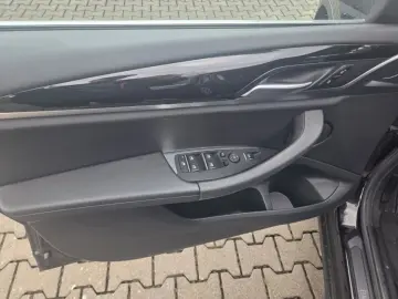 BMW X3 xDrive 20i Sportsitz Sitzheizung LED Parkassi