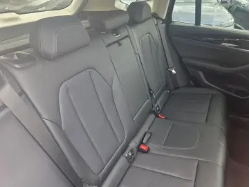 BMW X3 xDrive 20i Sportsitz Sitzheizung LED Parkassi