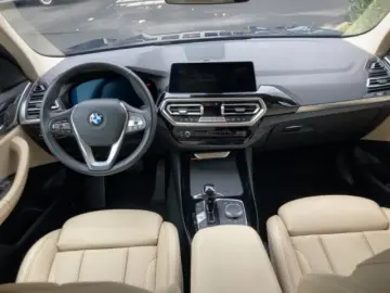 BMW X3 xDr20i LC  LED Kamera PDC DAB SHZ