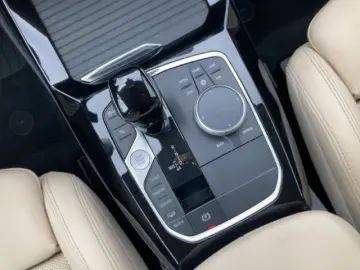 BMW X3 xDr20i LC  LED Kamera PDC DAB SHZ