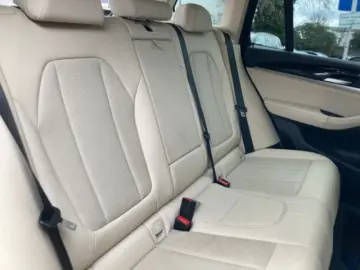 BMW X3 xDr20i LC  LED Kamera PDC DAB SHZ