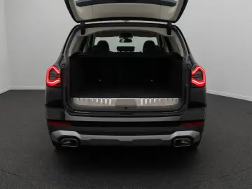 BMW X3 xD30e DriveAss DAB Kamera HiFi WLAN Sportsitz