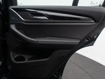 BMW X3 xD30e DriveAss DAB Kamera HiFi WLAN Sportsitz