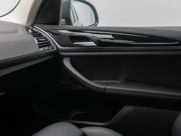 BMW X3 xD30e DriveAss DAB Kamera HiFi WLAN Sportsitz