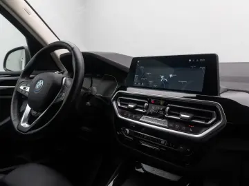 BMW X3 xD30e DriveAss DAB Kamera HiFi WLAN Sportsitz