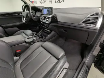 BMW X3 xDrive30e PA PDC DAB LED WLAN Shz