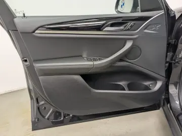 BMW X3 xDrive30e PA PDC DAB LED WLAN Shz