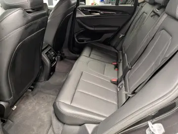 BMW X3 xDrive30e PA PDC DAB LED WLAN Shz