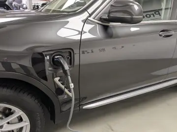 BMW X3 xDrive30e PA PDC DAB LED WLAN Shz