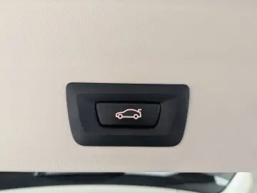 BMW X3 xDrive30e PA PDC DAB LED WLAN Shz