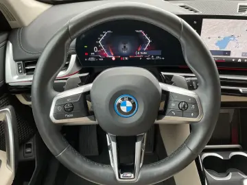 BMW X1 xDrive25e xLine-Panorama-Glasdach-elektrische