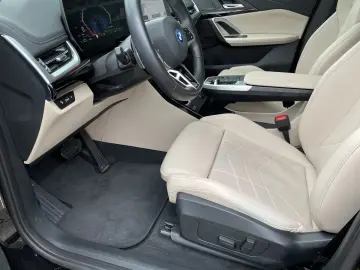 BMW X1 xDrive25e xLine-Panorama-Glasdach-elektrische