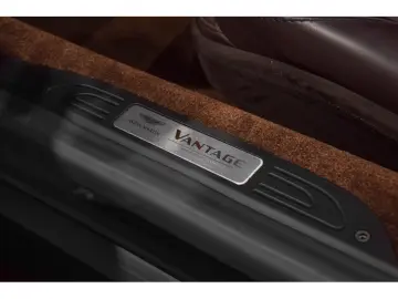 Aston Martin V8 Vantage ROADSTER