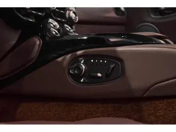 Aston Martin V8 Vantage ROADSTER