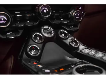 Aston Martin V8 Vantage ROADSTER