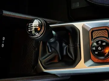 DACIA DUSTER 1.2 TCe MHEV 130CP Journey 4X4