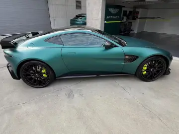 Aston Martin V8 Vantage