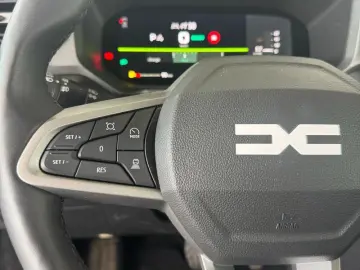 DACIA BIGSTER 1.8 Hybrid 155 Journey