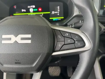 DACIA BIGSTER 1.8 Hybrid 155 Journey