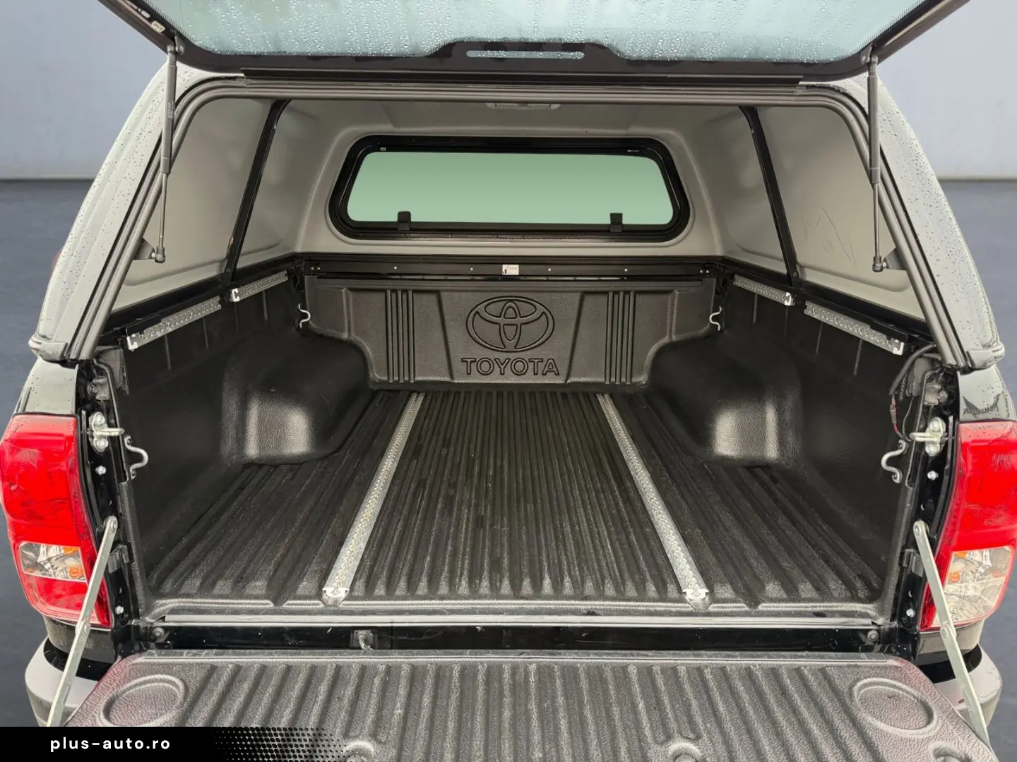 TOYOTA Hilux 4x4 Double Cab Duty  Hardtop