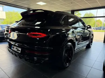 BENTLEY Bentayga S V8- HUD- Naim- TV- 4seats- Pano