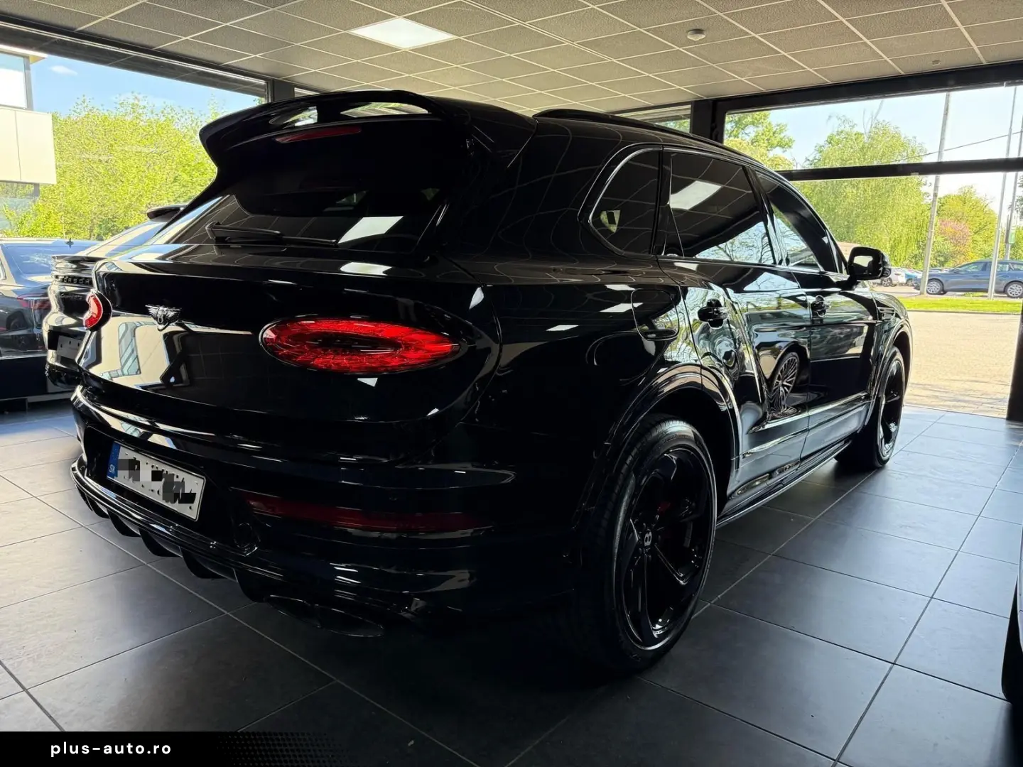 BENTLEY Bentayga S V8- HUD- Naim- TV- 4seats- Pano