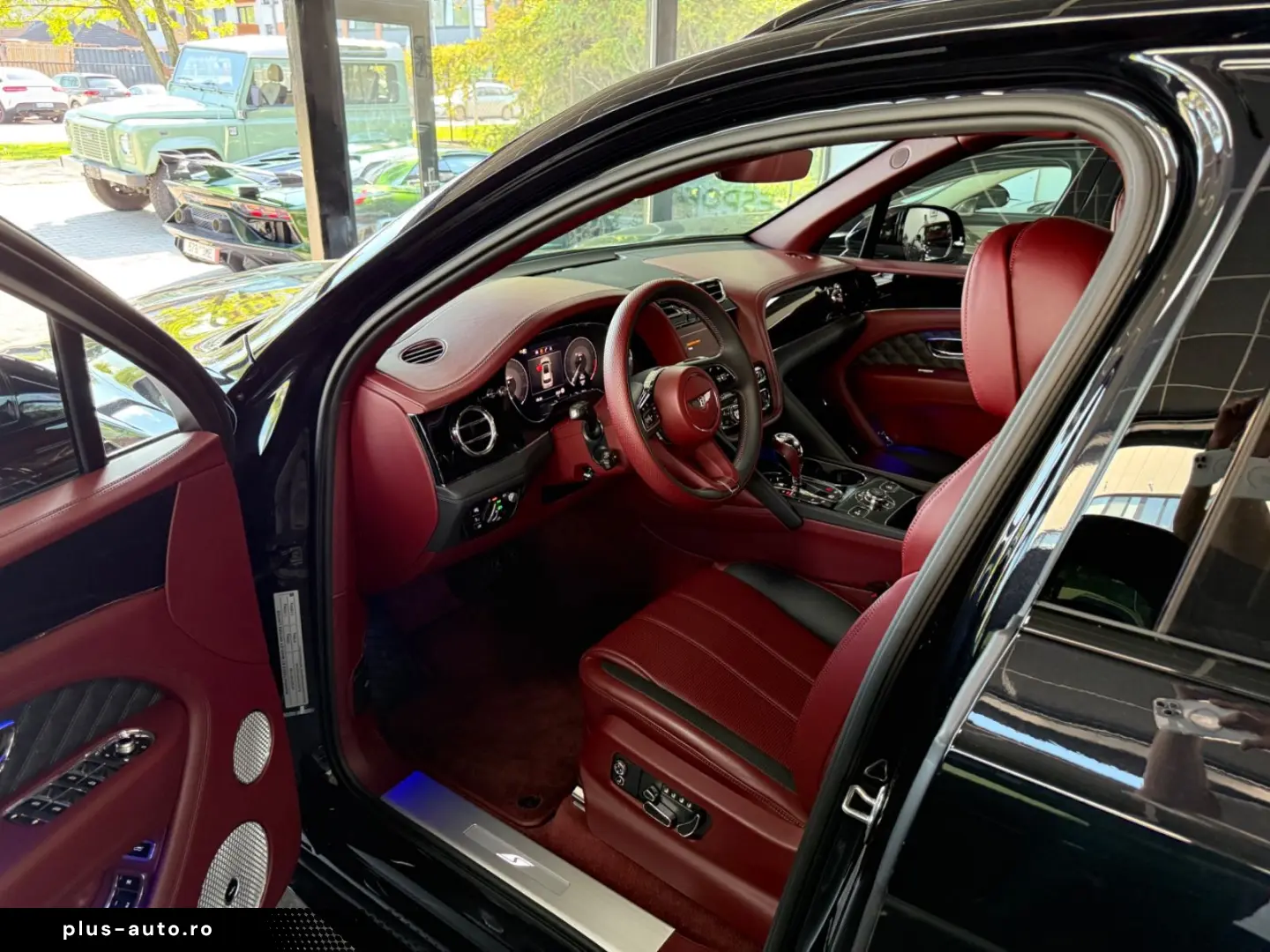 BENTLEY Bentayga S V8- HUD- Naim- TV- 4seats- Pano