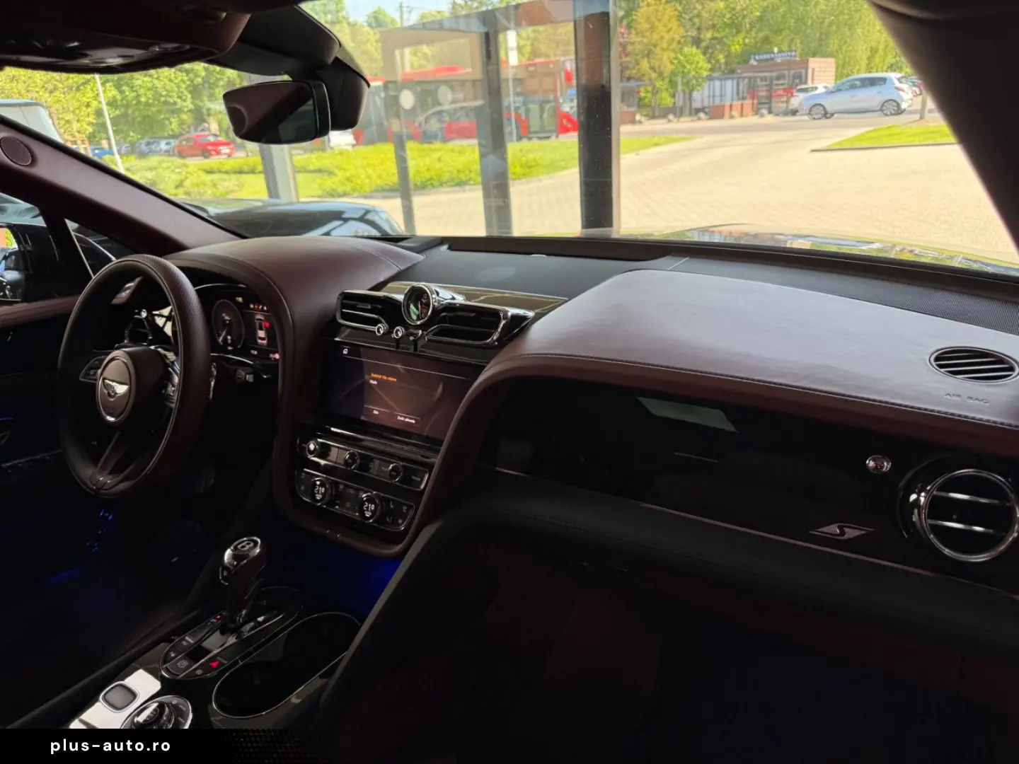 BENTLEY Bentayga S V8- HUD- Naim- TV- 4seats- Pano