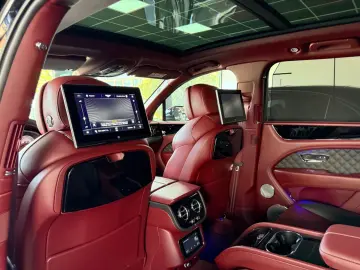 BENTLEY Bentayga S V8- HUD- Naim- TV- 4seats- Pano